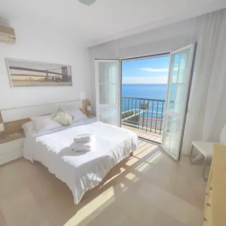 Шале Beachfront Chalet With Pool *