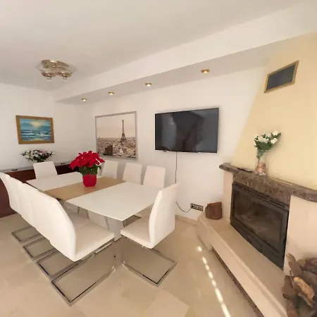 Beachfront Chalet With Pool * Бенальмадена