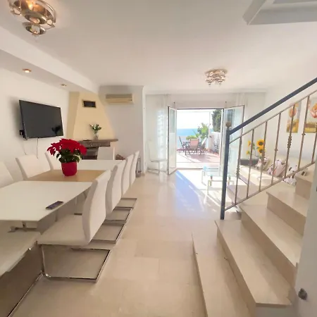 Beachfront Chalet With Pool Шале *